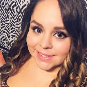 Meet your Posher, Yesenia